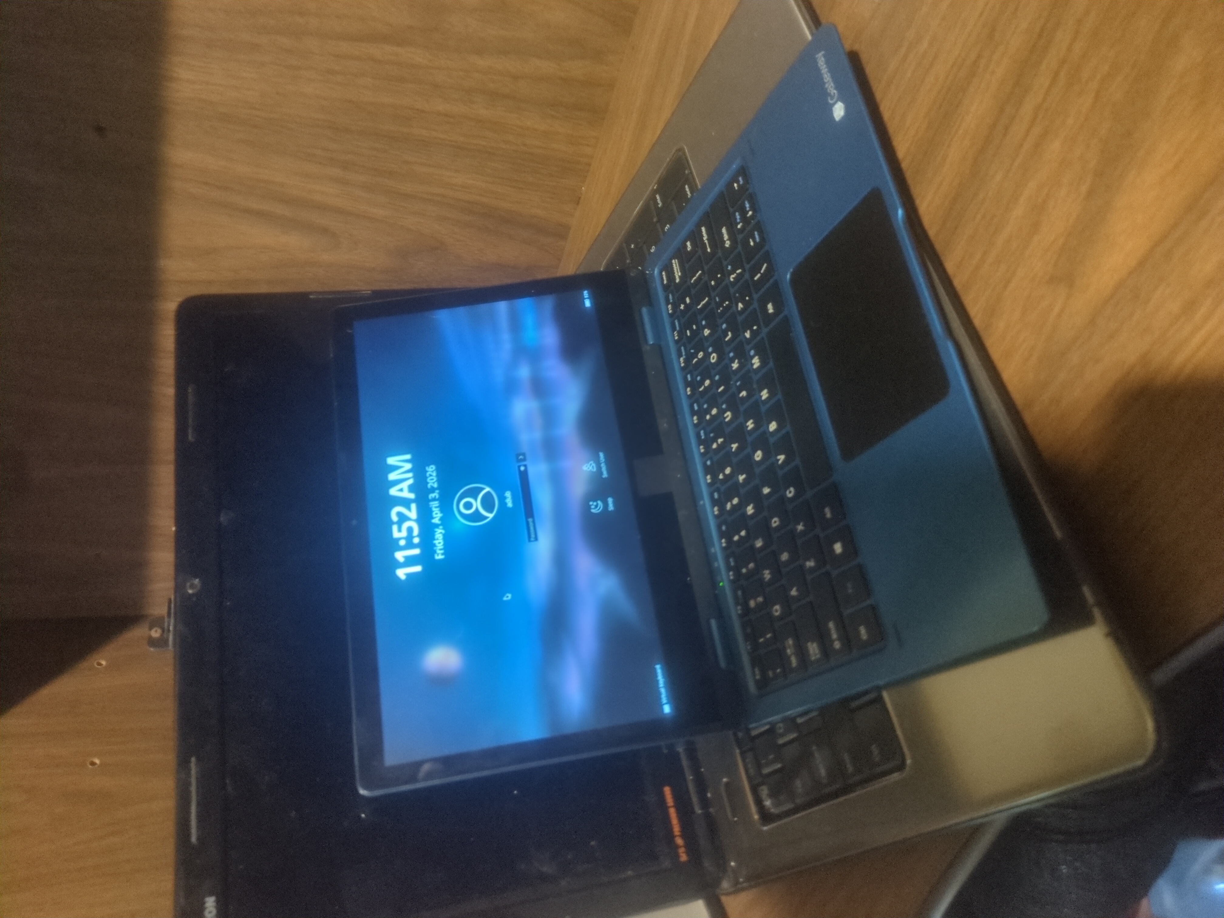 Picture of my Dell & Walmart Branded Gateway laptop